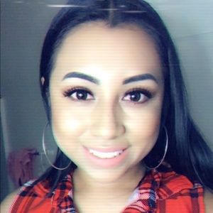 Meet your Posher, Dalia